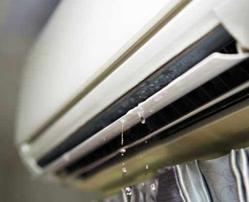 Water leaking from the air conditioner drips from the cooler.